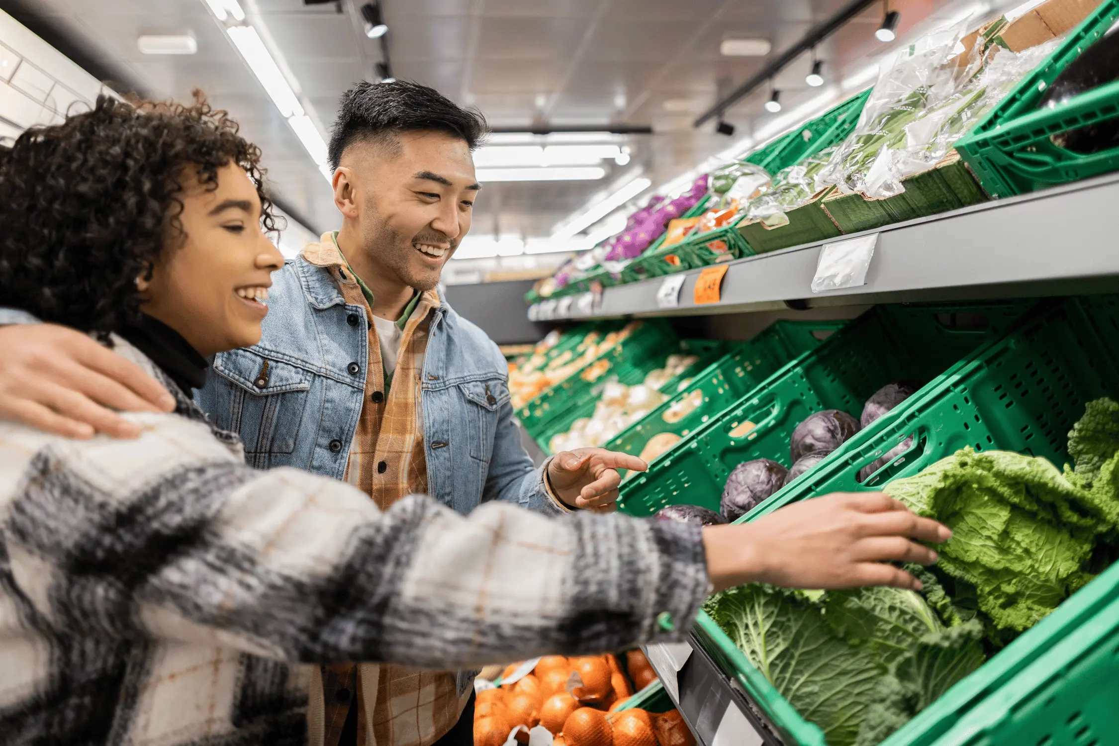 Kunde som bruker Pruta i en lokal matbutikk